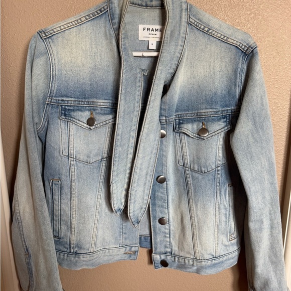 FRAME Le Tie-Neck Button-Front Light-Wash Denim Jacket - Picture 5 of 5